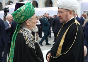 Равиль-хазрат Гайнутдин поздравил главу ЦДУМ России с 45-летием на своем посту