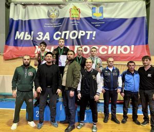 Средняя Елюзань стала центром вольной борьбы в честь Дня героя Отечества