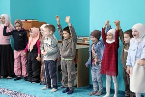 Саратовские традиции встречи Рамадана: с подарками, играми и радостью