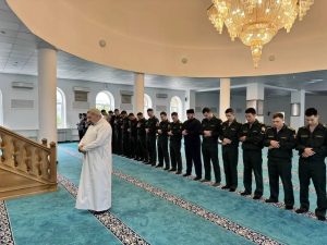 Военные встретили Ид аль-Адха в мечети Саратова