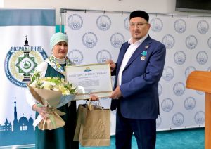 В Соборной мечети отметили заслуги эксперта Госархива